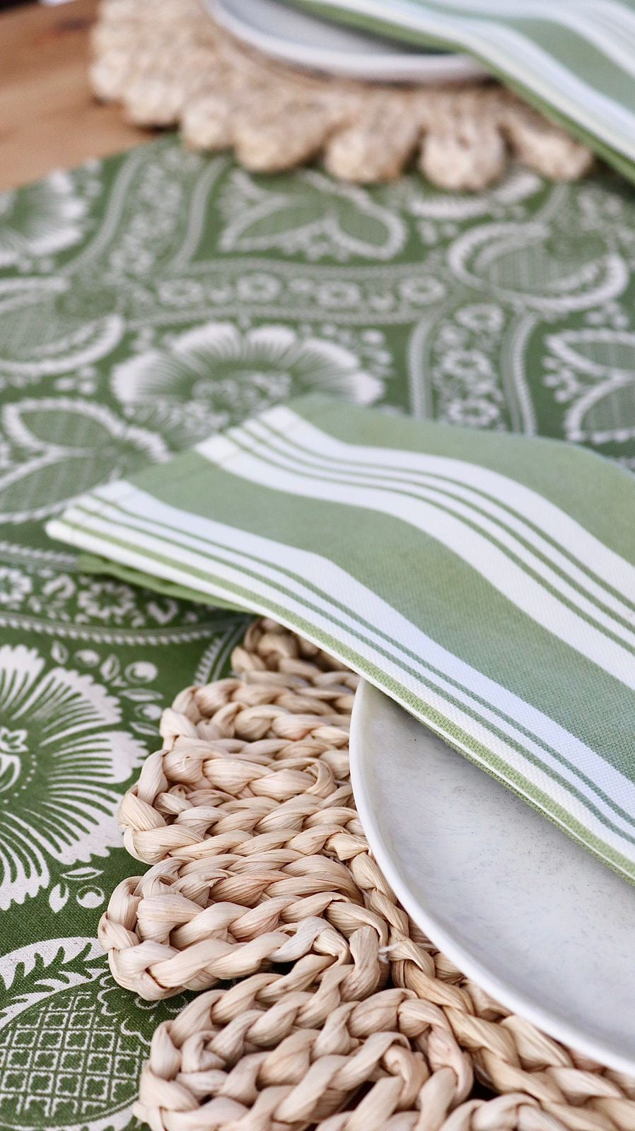 Candy stripe table runner